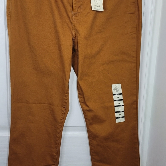 St. John's Bay Women's Straight Leg Mid Rise Jeans Size 14 Roasted Pecan - Picture 6 of 8